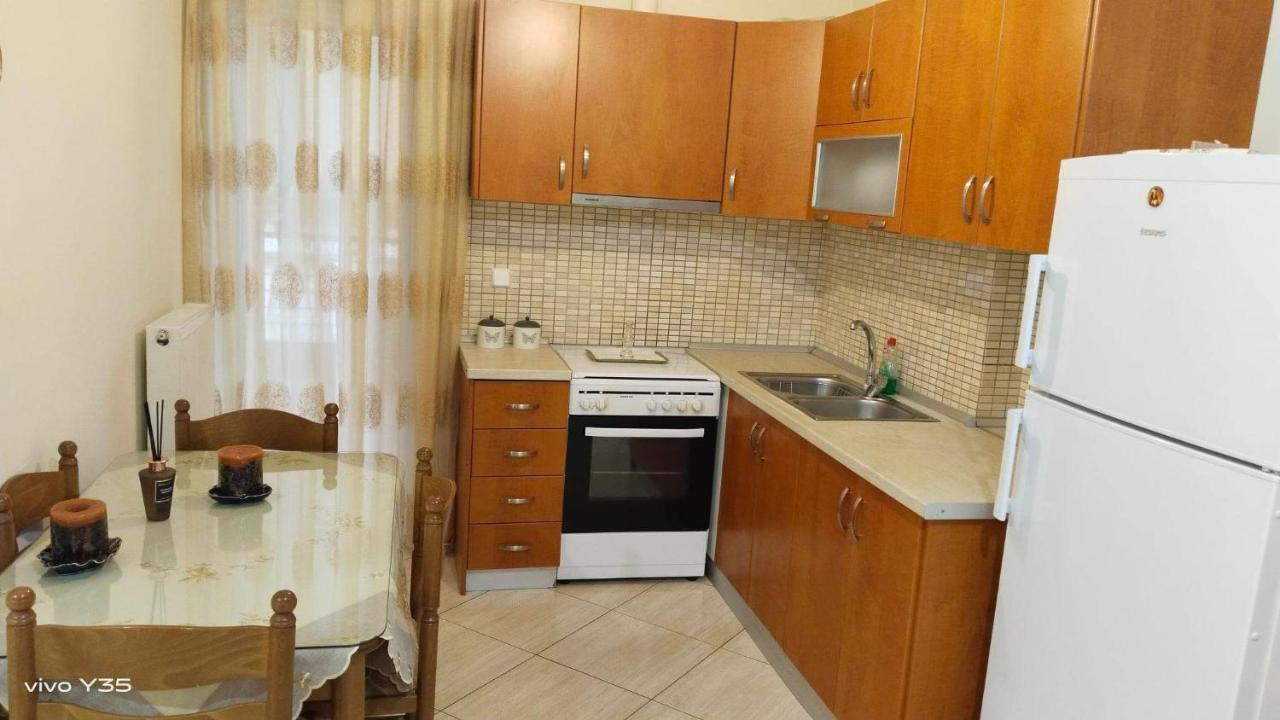 Appartement Ομορφο Διαμερισμα Στο Κεντρο Της Πολης Με Παρκιν à Tríkala Extérieur photo