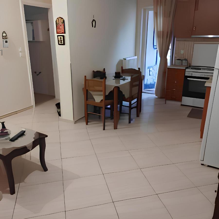 Appartement Ομορφο Διαμερισμα Στο Κεντρο Της Πολης Με Παρκιν à Tríkala Extérieur photo