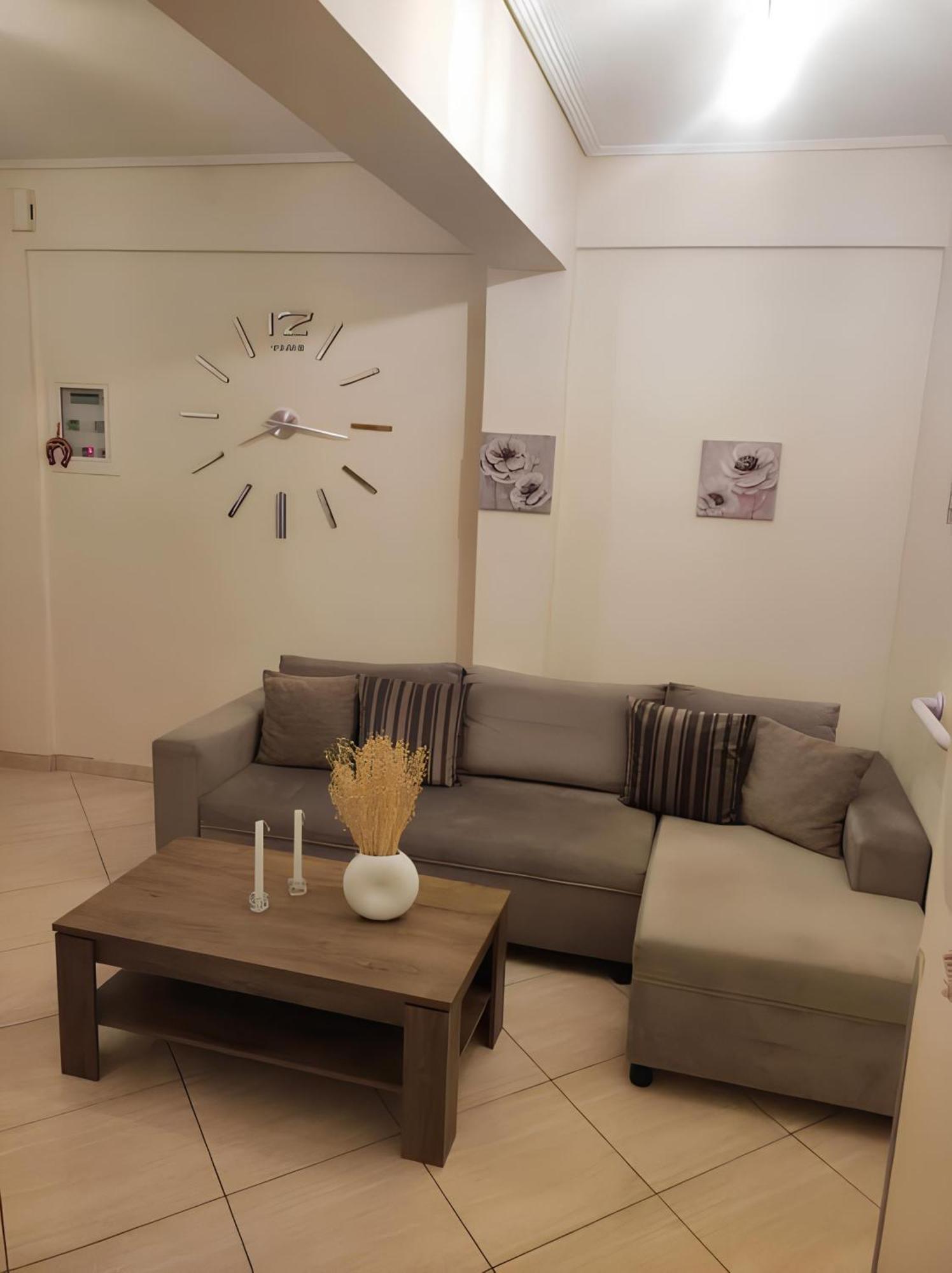 Appartement Ομορφο Διαμερισμα Στο Κεντρο Της Πολης Με Παρκιν à Tríkala Extérieur photo